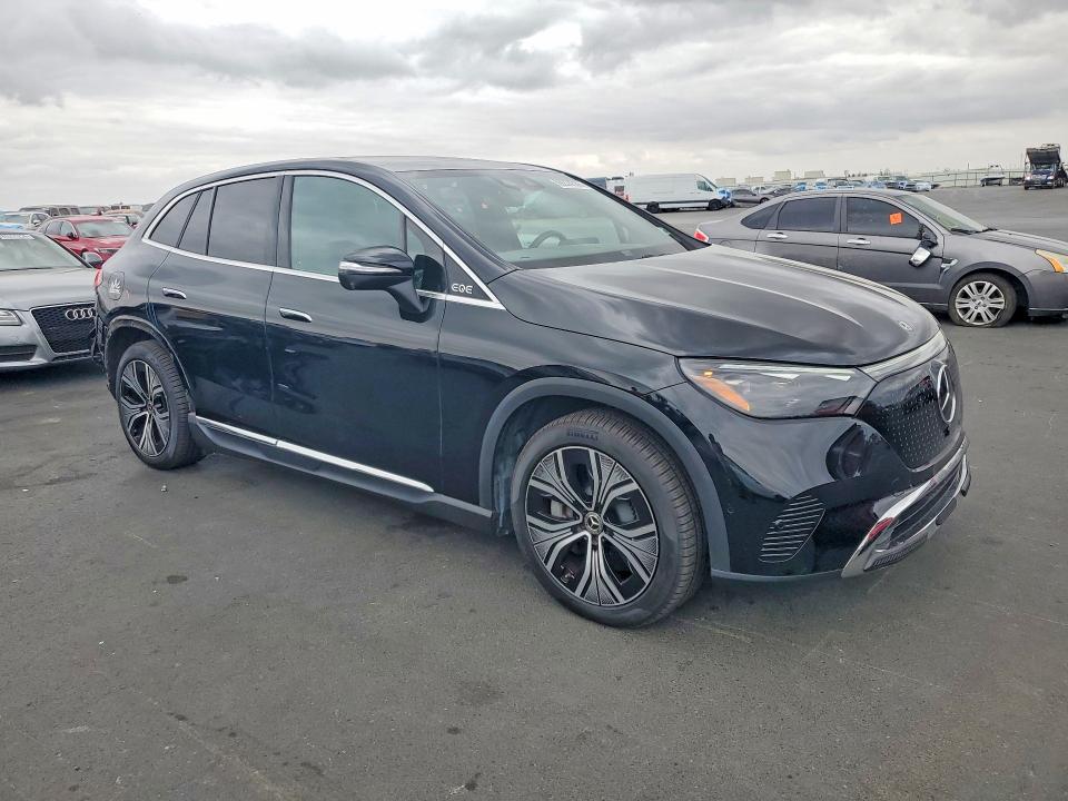 69224336 :رقم المزاد ، 4JGGM1CB1PA029996 vin ، 2023 Mercedes-benz Eqe Suv مزاد بيع