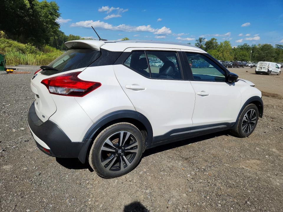 68624956 :رقم المزاد ، 3N1CP5CUXKL497443 vin ، 2019 Nissan Kicks مزاد بيع
