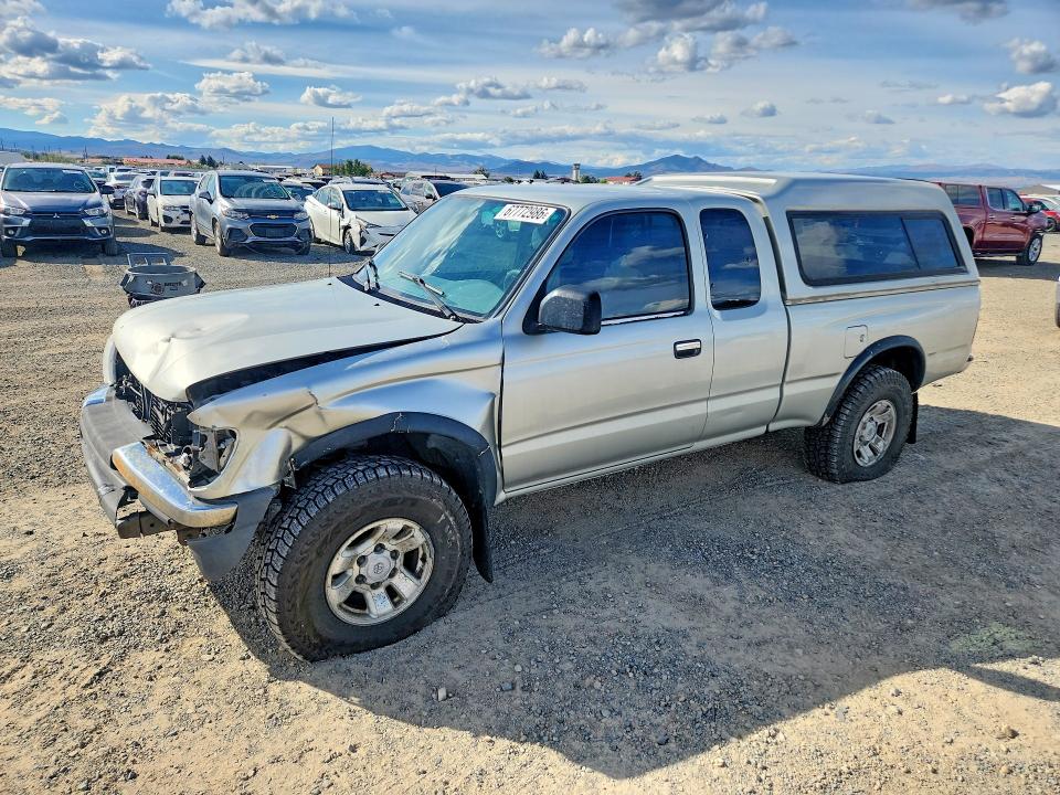 2000 Toyota Tacoma მანქანა იყიდება აუქციონზე, vin: 4TAWN72N7YZ627892, აუქციონის ნომერი: 67772986