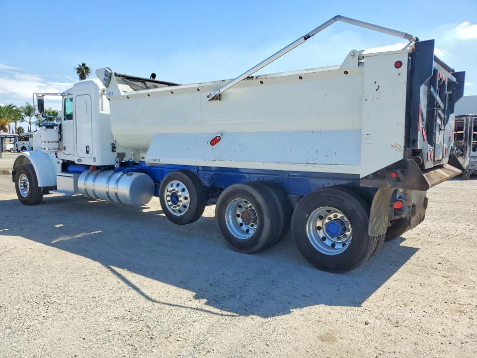 65923896 :رقم المزاد ، 1XPTD49X1BD117136 vin ، 2011 Peterbilt 367 مزاد بيع