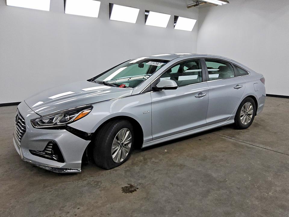 Продажа на аукционе авто 2018 Hyundai Sonata Hybrid, vin: KMHE24L33JA080138, номер лота: 68026376
