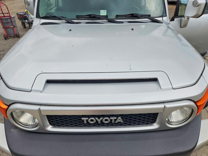 69572986 :رقم المزاد ، JTEBU11F270007043 vin ، 2007 Toyota Fj Cruiser مزاد بيع