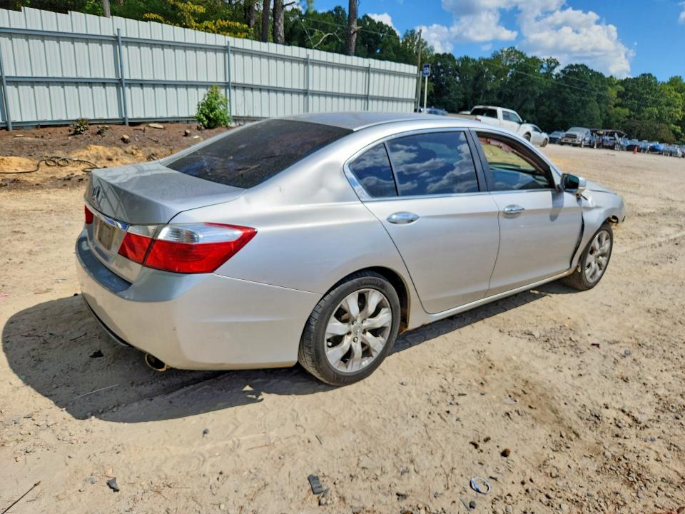 67440446 :رقم المزاد ، 1HGCR2F71FA146866 vin ، 2015 Honda Accord مزاد بيع