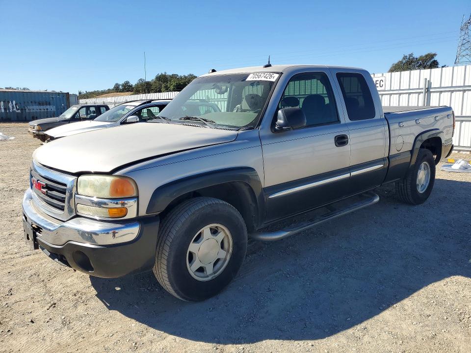 70567426 :رقم المزاد ، 2GTEK19T741136770 vin ، 2004 Gmc New Sierra مزاد بيع