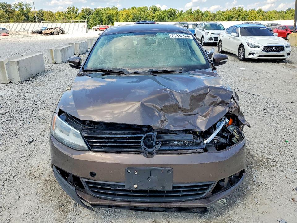 2011 Volkswagen Jetta მანქანა იყიდება აუქციონზე, vin: 3VWBX7AJ4BM375438, აუქციონის ნომერი: 67332166