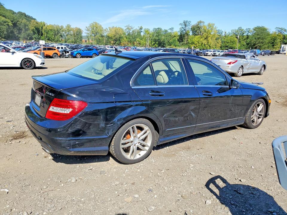 Продаж на аукціоні авто 2012 Mercedes-benz C, vin: WDDGF8BB2CR226136, номер лоту: 68068696