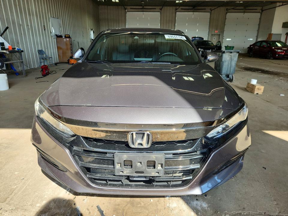 Продаж на аукціоні авто 2018 Honda Accord, vin: 1HGCV1F36JA028663, номер лоту: 69644156
