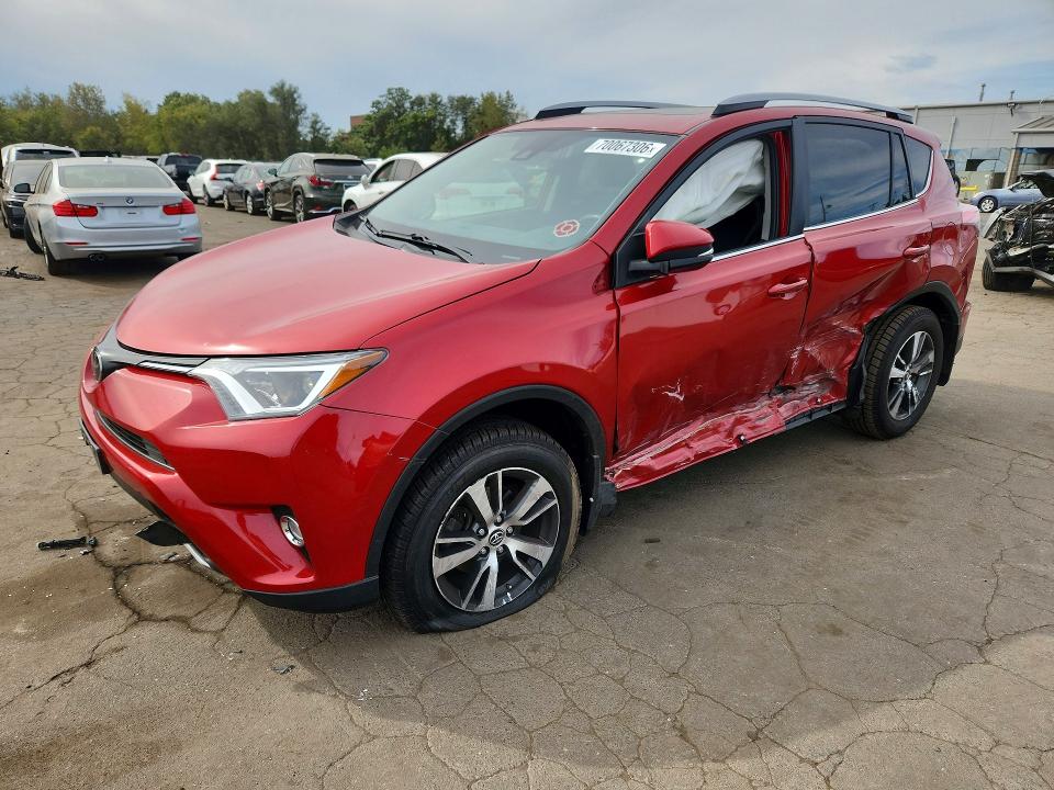 2017 Toyota Rav4 მანქანა იყიდება აუქციონზე, vin: JTMRFREV1HJ167911, აუქციონის ნომერი: 70067306