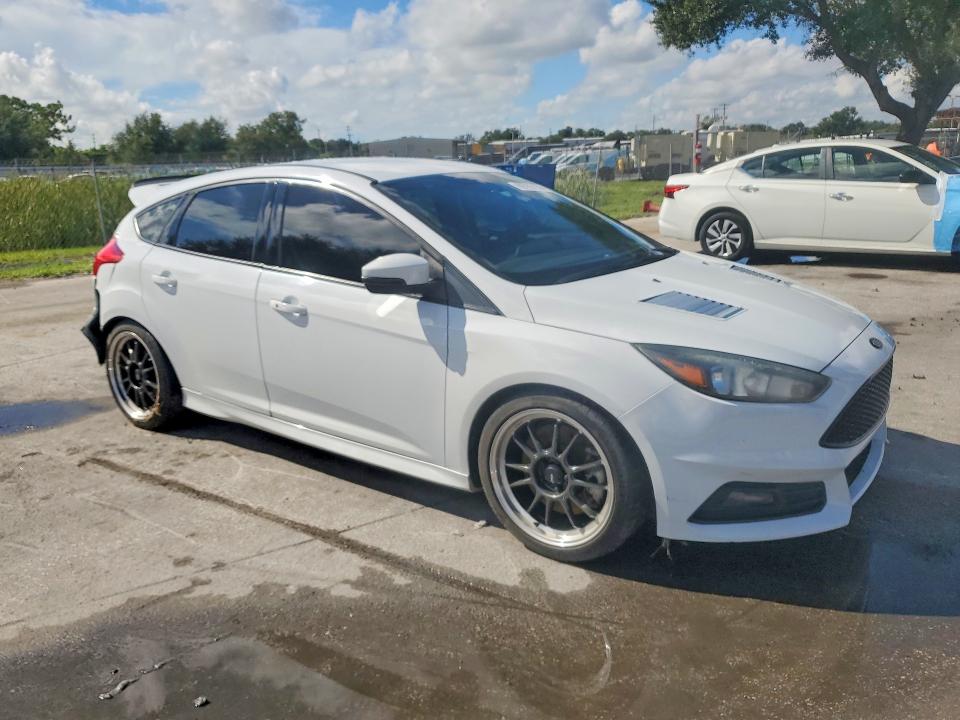 69763156 :رقم المزاد ، 1FADP3L91GL309175 vin ، 2016 Ford Focus مزاد بيع