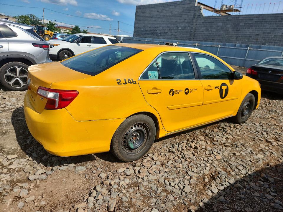 67919926 :رقم المزاد ، 4T4BF1FK1ER370378 vin ، 2014 Toyota Camry مزاد بيع