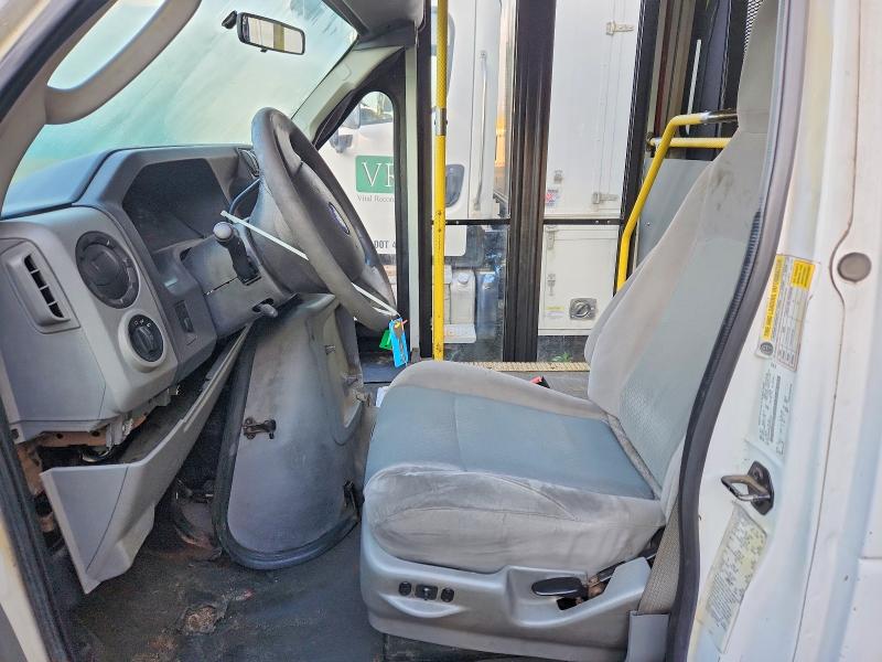 69012526 :رقم المزاد ، 1FDFE4FS6BDA63087         vin ، 2011 Ford Econoline مزاد بيع
