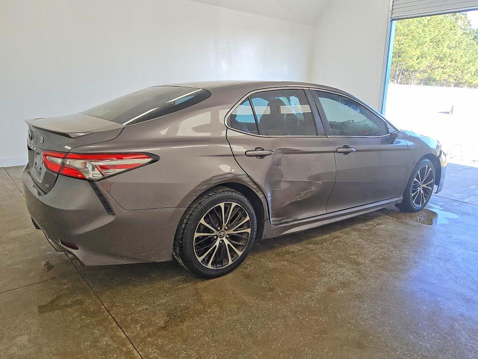 Продаж на аукціоні авто 2018 Toyota Camry, vin: 4T1B11HK2JU627533, номер лоту: 66109746