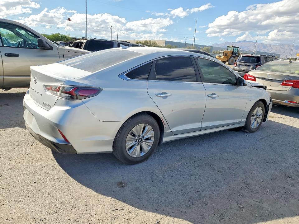 2019 Hyundai Sonata Hybrid მანქანა იყიდება აუქციონზე, vin: KMHE24L30KA090496, აუქციონის ნომერი: 69430746