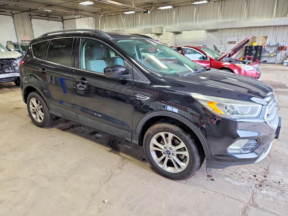 2017 Ford Escape მანქანა იყიდება აუქციონზე, vin: 1FMCU0GD3HUC63917, აუქციონის ნომერი: 70897746