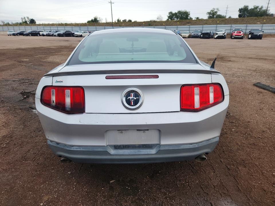 70675886 :رقم المزاد ، 1ZVBP8AMXB5105670 vin ، 2011 Ford Mustang مزاد بيع