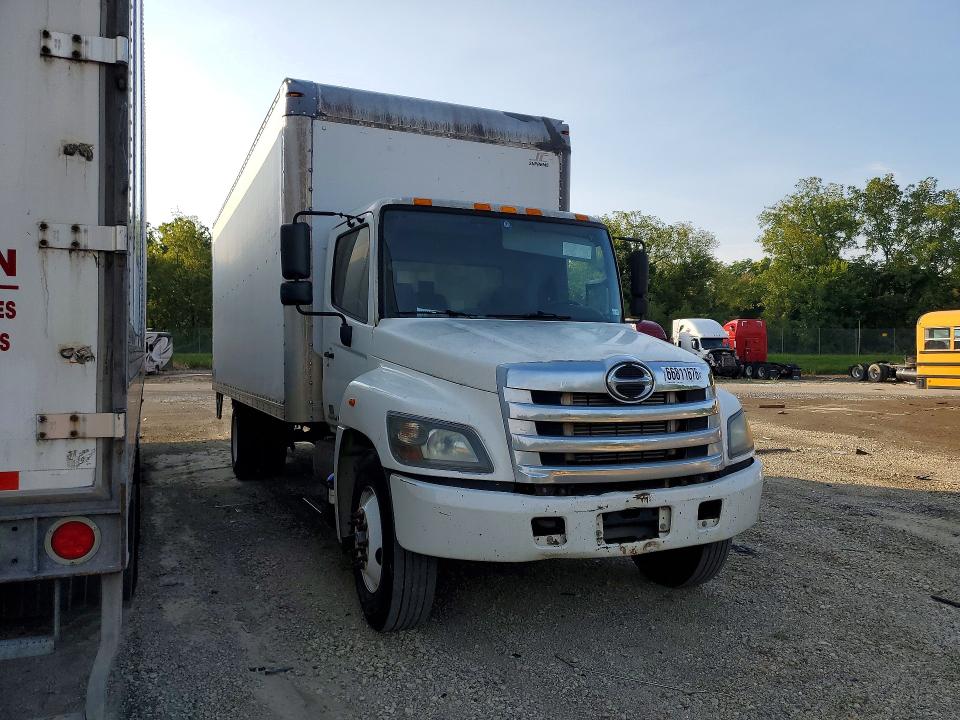 66811676 :رقم المزاد ، 5PVNE8JT8F4S56466 vin ، 2015 Hino 258/268 مزاد بيع