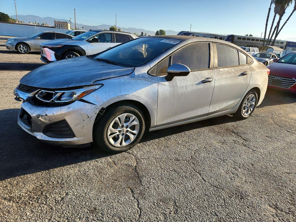 66769766 :رقم المزاد ، 1G1BC5SM1K7126013 vin ، 2019 Chevrolet Cruze مزاد بيع