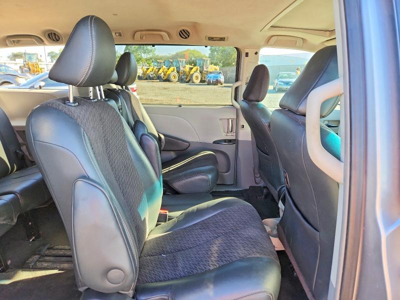 70889666 :رقم المزاد ، 5TDXK3DC5BS039651 vin ، 2011 Toyota Sienna مزاد بيع