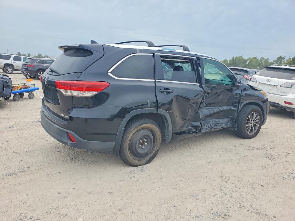 69612066 :رقم المزاد ، 5TDJZRFH3JS555325 vin ، 2018 Toyota Highlander مزاد بيع