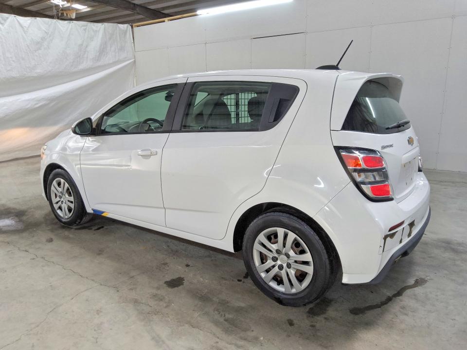 68978786 :رقم المزاد ، 1G1JG6SH2J4105180 vin ، 2018 Chevrolet Sonic مزاد بيع