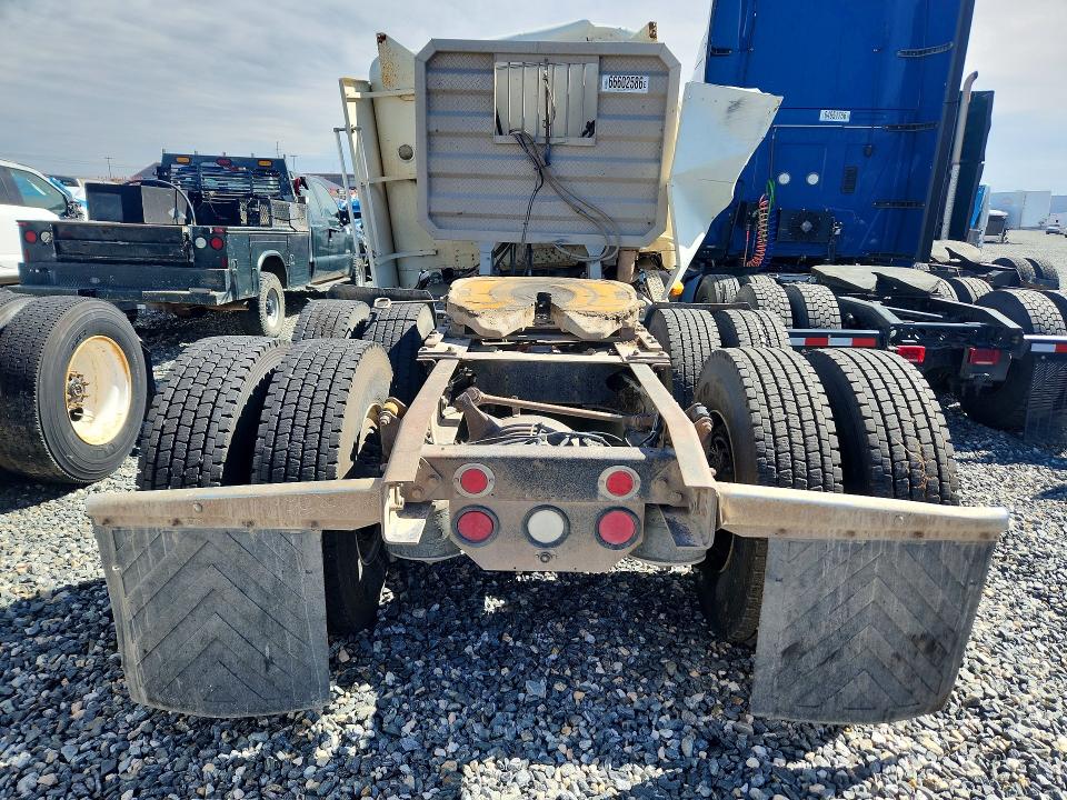 66602586 :رقم المزاد ، 1FUYDZYB9TL598490 vin ، 1996 Freightliner Fld120 مزاد بيع