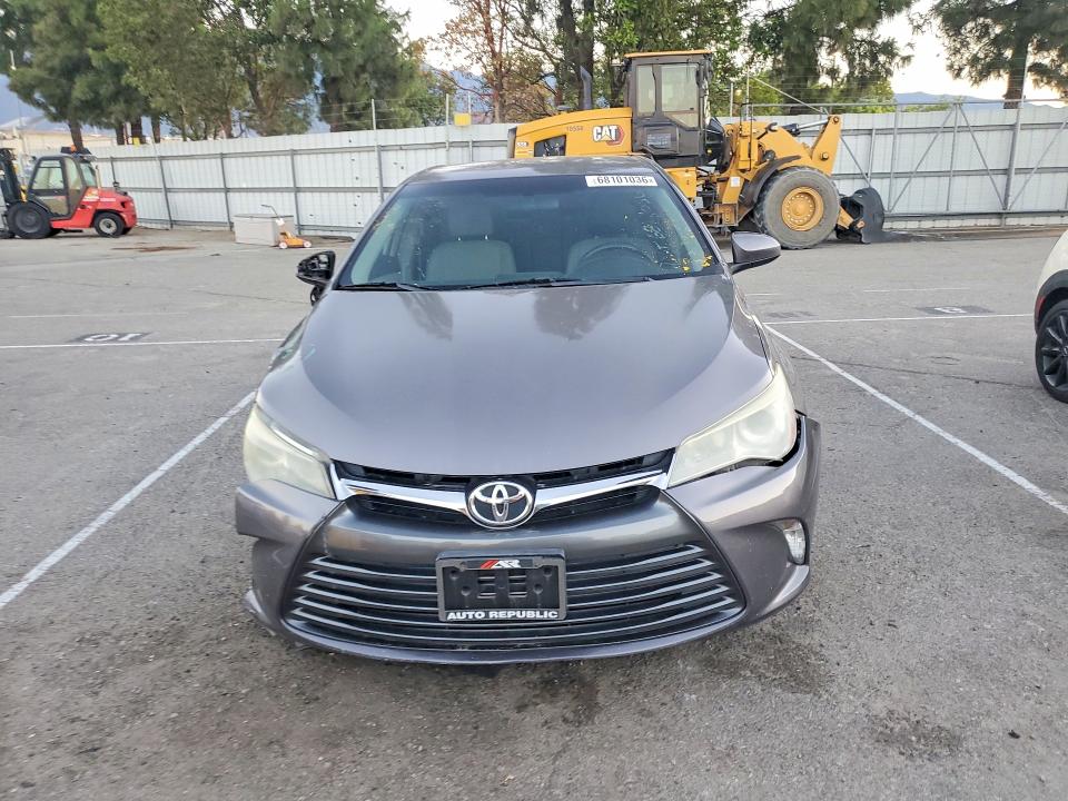 68101036 :رقم المزاد ، 4T4BF1FK5GR535884 vin ، 2016 Toyota Camry مزاد بيع