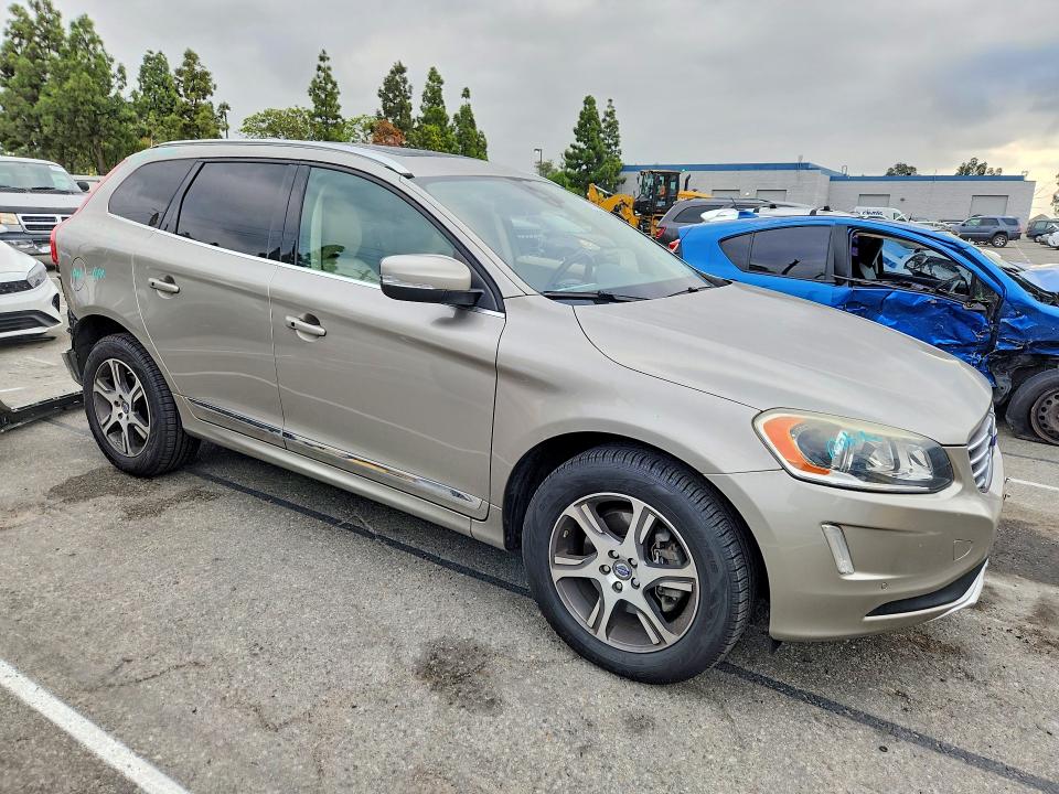 2014 Volvo Xc60 მანქანა იყიდება აუქციონზე, vin: YV4902DZ8E2510259, აუქციონის ნომერი: 69154666