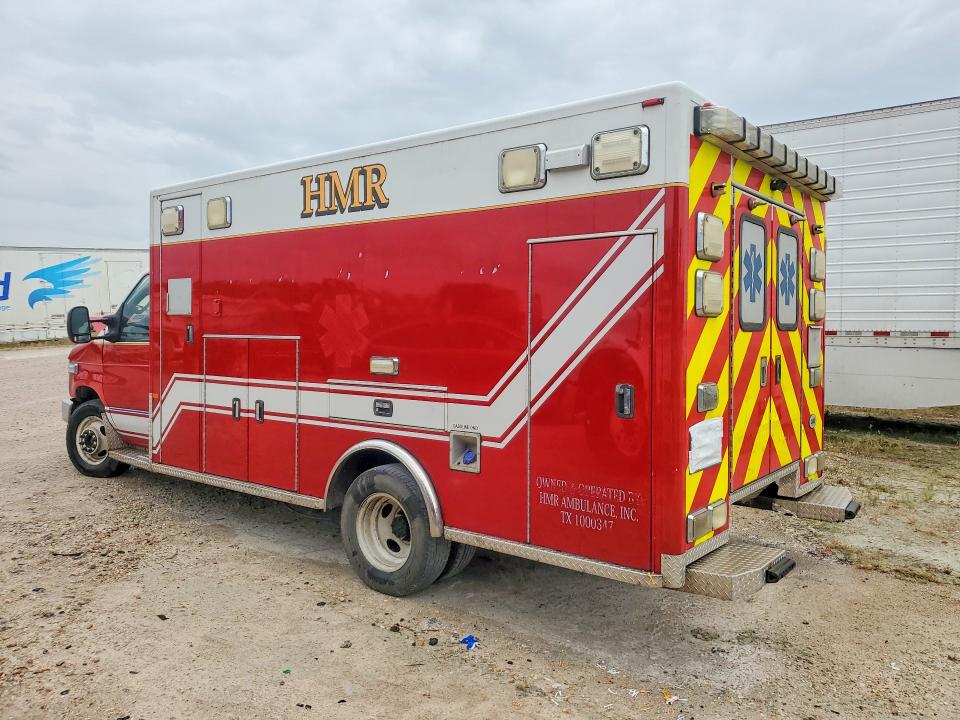 64789776 :رقم المزاد ، 1FDXE4FS6FDA29113 vin ، 2015 Ford Cutaway E4 مزاد بيع