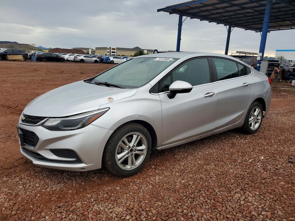 71012086 :رقم المزاد ، 1G1BE5SM9J7167563 vin ، 2018 Chevrolet Cruze مزاد بيع