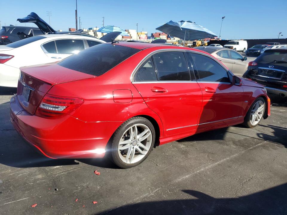 Продажа на аукционе авто 2012 Mercedes-benz C, vin: WDDGF4HB4CR191213, номер лота: 70730126