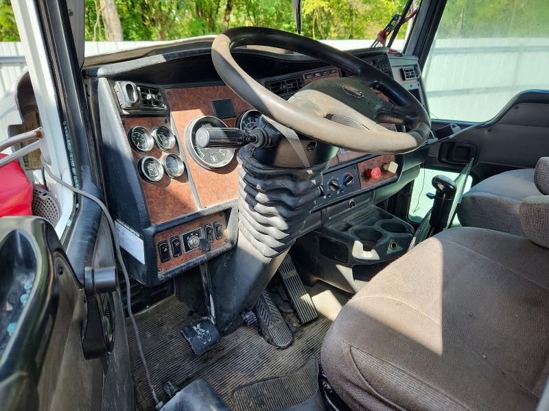 Продажа на аукционе авто 2006 Kenworth Construction, vin: 1XKDDB9X16R118147, номер лота: 68252086