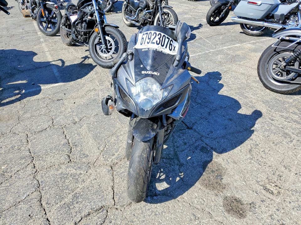 67923076 :رقم المزاد ، JS1GR7KAX62101475 vin ، 2006 Suzuki Gsx-r750 مزاد بيع