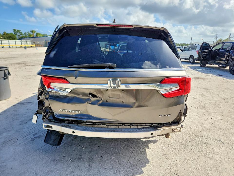 Продажа на аукционе авто 2018 Honda Odyssey, vin: 5FNRL6H93JB018984, номер лота: 69279096