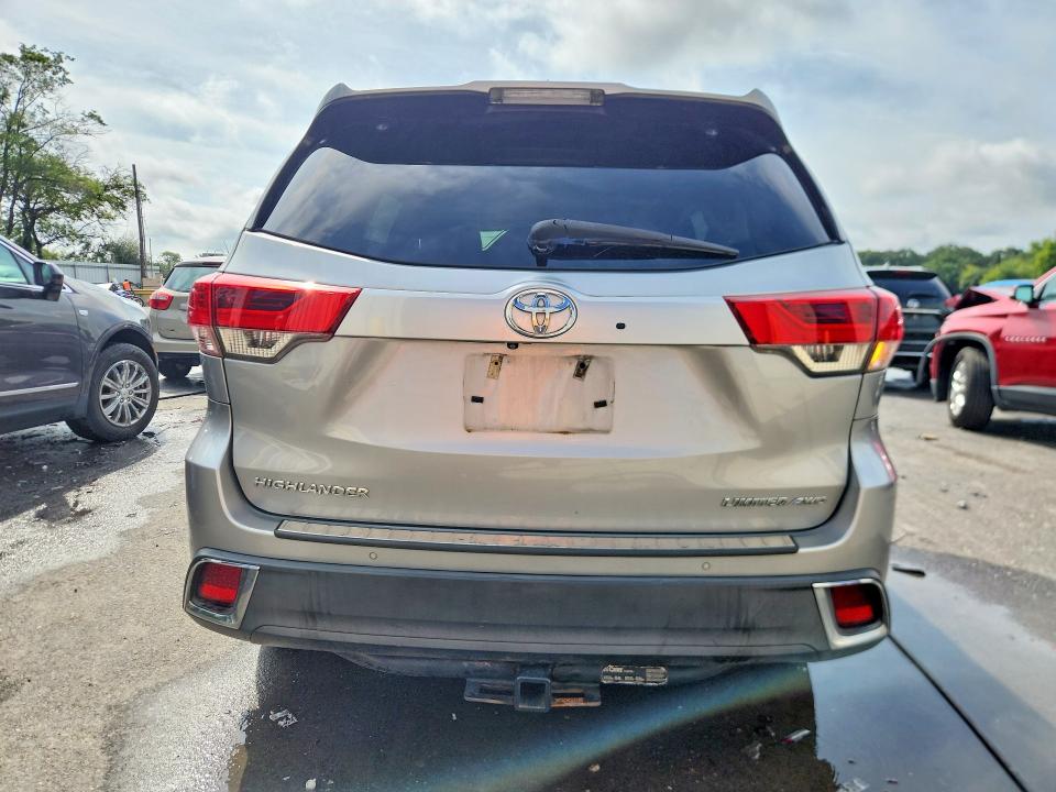 67045056 :رقم المزاد ، 5TDDZRFH6HS370791 vin ، 2017 Toyota Highlander مزاد بيع