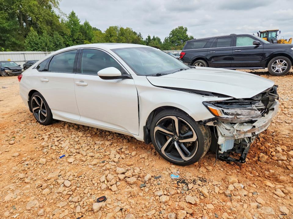 68690776 :رقم المزاد ، 1HGCV2F36JA025123 vin ، 2018 Honda Accord مزاد بيع