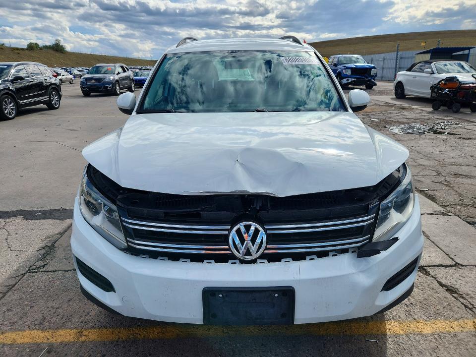 2018 Volkswagen Tiguan Limited მანქანა იყიდება აუქციონზე, vin: WVGBV7AX5JK002195, აუქციონის ნომერი: 68089406