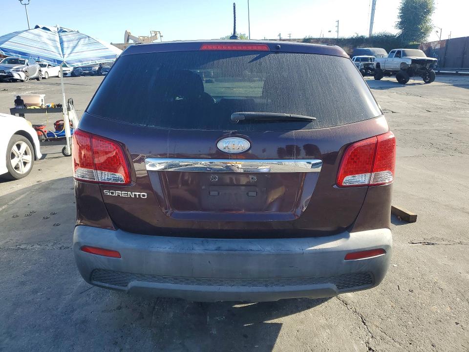 2011 Kia Sorento მანქანა იყიდება აუქციონზე, vin: 5XYKT3A16BG004074, აუქციონის ნომერი: 70747366