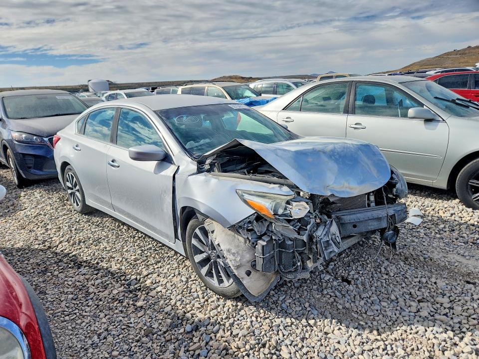 2017 Nissan Altima მანქანა იყიდება აუქციონზე, vin: 1N4AL3AP8HC236095, აუქციონის ნომერი: 68704016
