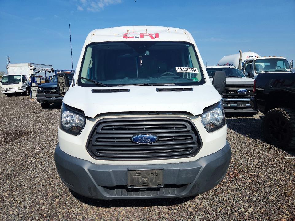 69332136 :رقم المزاد ، 1FTYR2CM1JKA51001 vin ، 2018 Ford Transit مزاد بيع