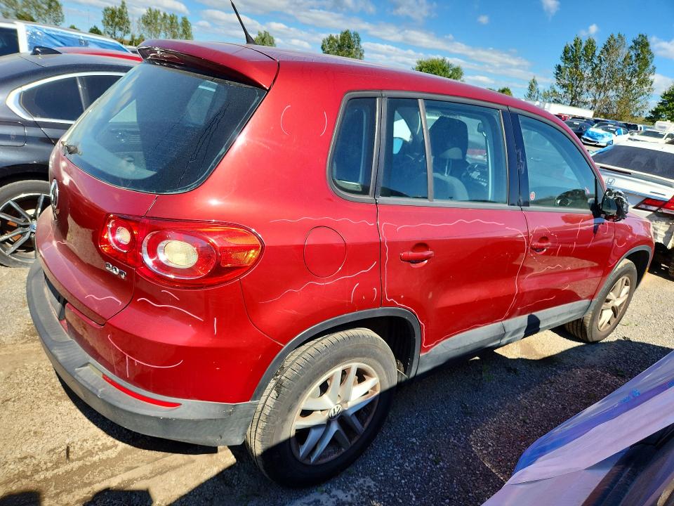 69699166 :رقم المزاد ، WVGAV7AX2AW002482 vin ، 2010 Volkswagen Tiguan مزاد بيع