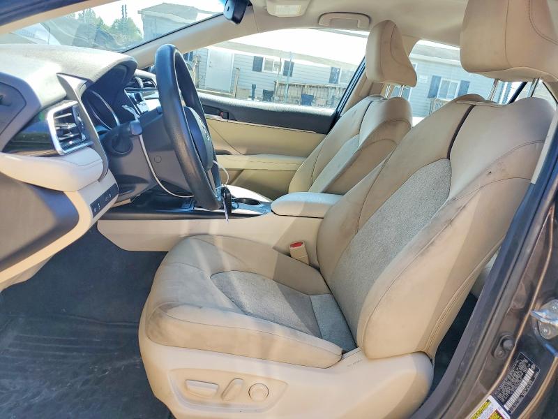67500326 :رقم المزاد ، 4T1B11HK4JU578075 vin ، 2018 Toyota Camry مزاد بيع