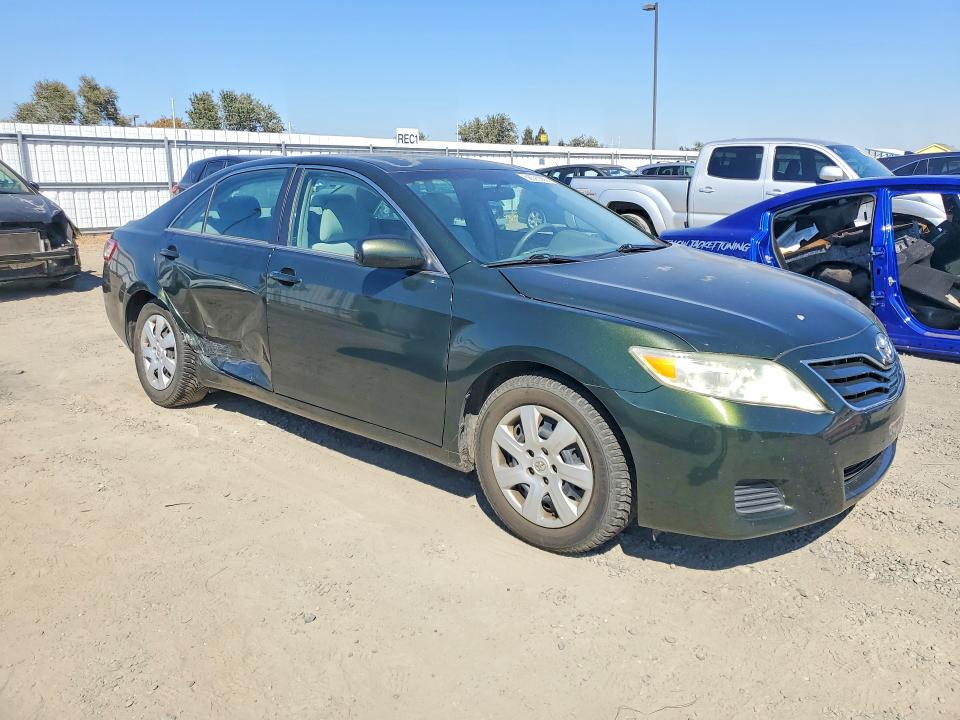 68595086 :رقم المزاد ، 4T1BF3EK2BU591782 vin ، 2011 Toyota Camry مزاد بيع