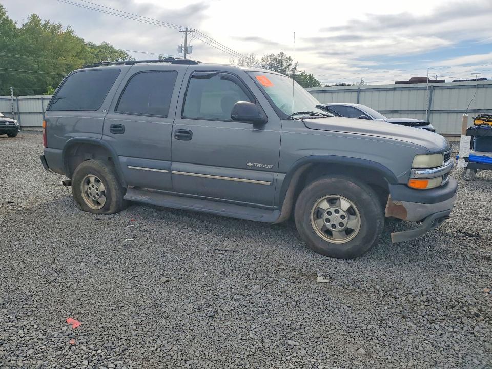 70124636 :رقم المزاد ، 1GNEK13Z62J275909 vin ، 2002 Chevrolet Tahoe مزاد بيع