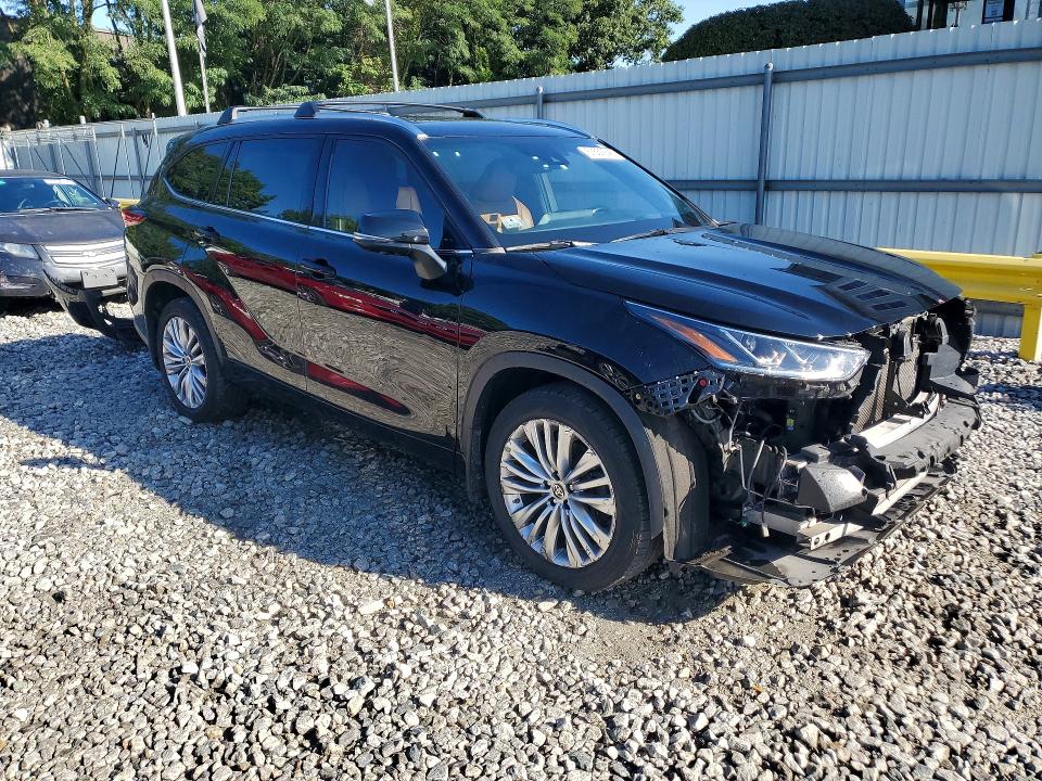 67332846 :رقم المزاد ، 5TDKDRBH0PS031048 vin ، 2023 Toyota Highlander مزاد بيع