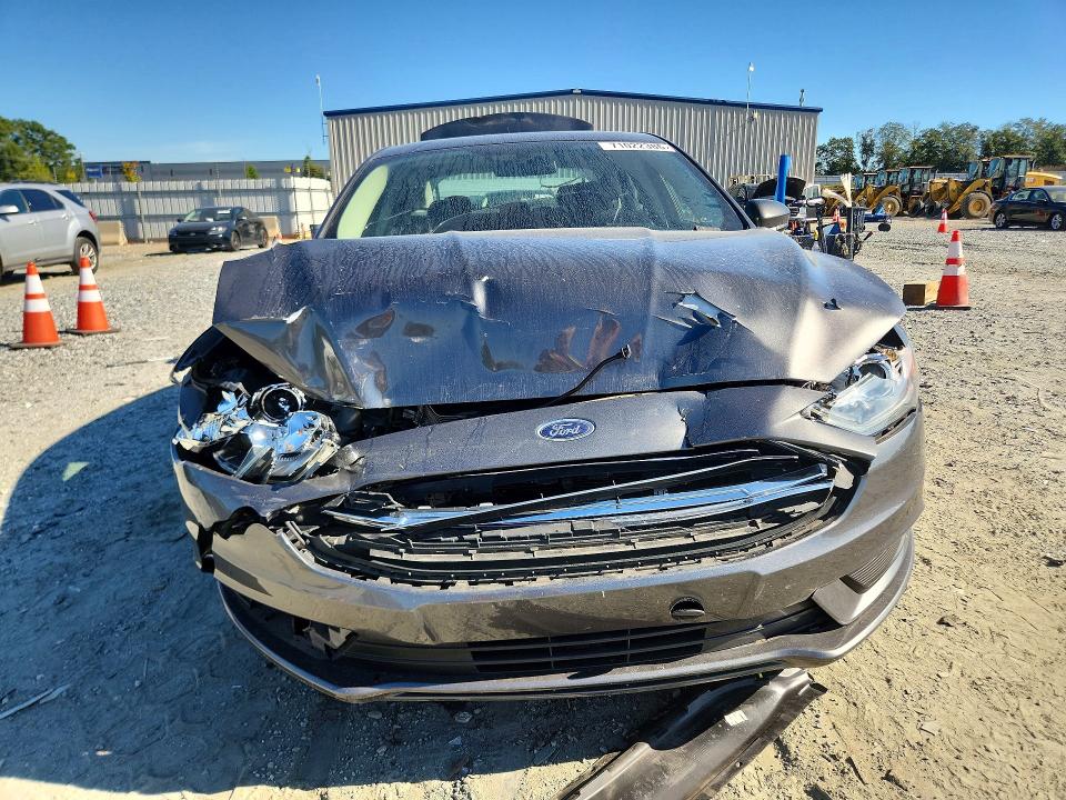 71022386 :رقم المزاد ، 3FA6P0LU9JR116597 vin ، 2018 Ford Fusion مزاد بيع