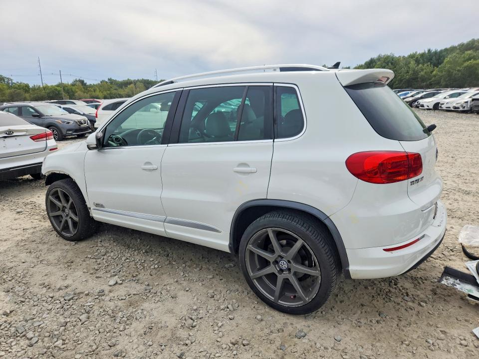 2015 Volkswagen Tiguan მანქანა იყიდება აუქციონზე, vin: WVGBV7AX9FW082262, აუქციონის ნომერი: 69449816