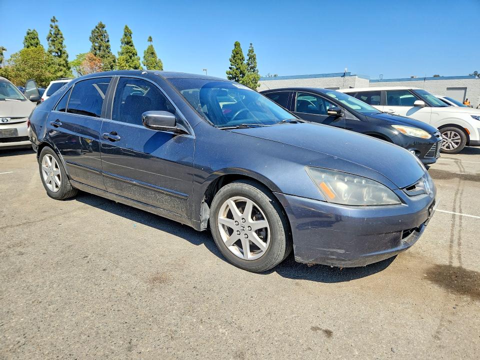 69691116 :رقم المزاد ، 1HGCM66803A033615 vin ، 2003 Honda Accord مزاد بيع