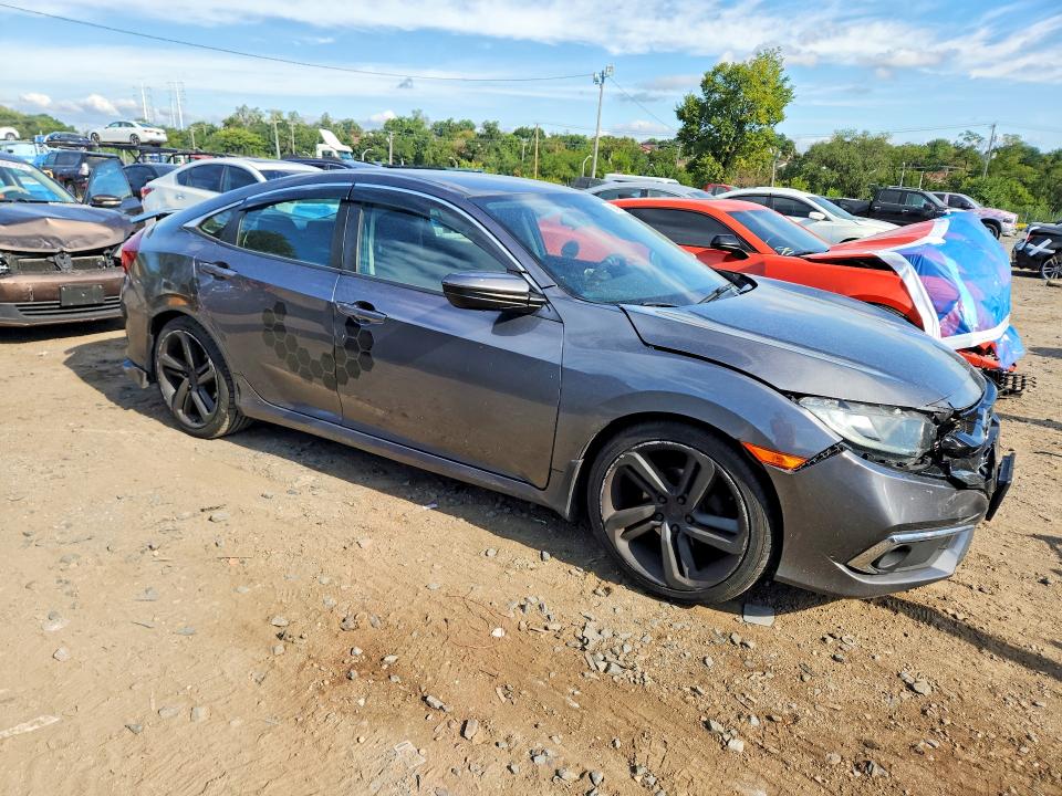 68682606 :رقم المزاد ، 2HGFC2F50GH555554 vin ، 2016 Honda Civic مزاد بيع