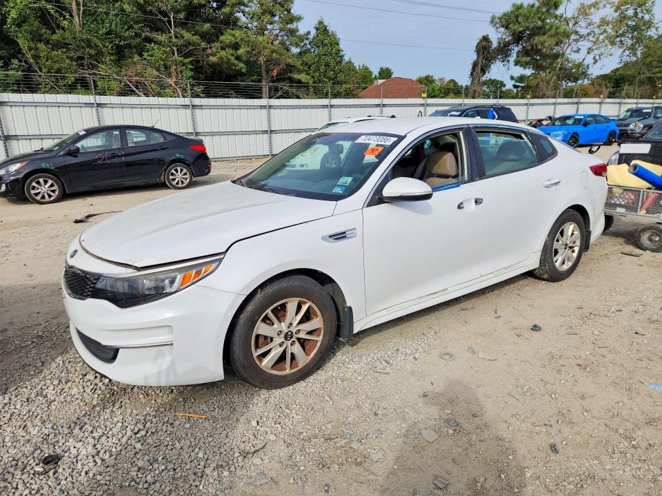 Auction sale of the 2016 Kia Optima, vin: 5XXGT4L3XGG080998, lot number: 70473086