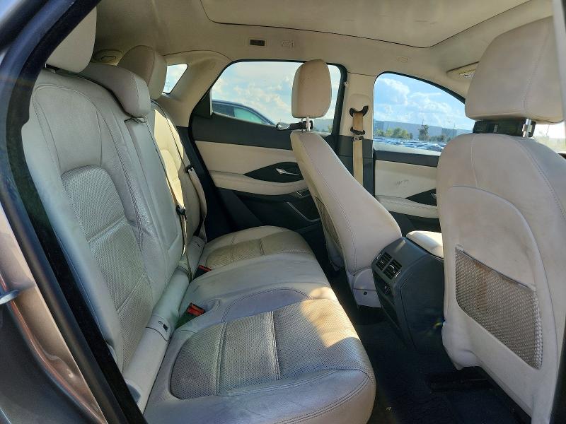 70621236 :رقم المزاد ، SADFP2FX1K1Z35616 vin ، 2019 Jaguar E-pace مزاد بيع